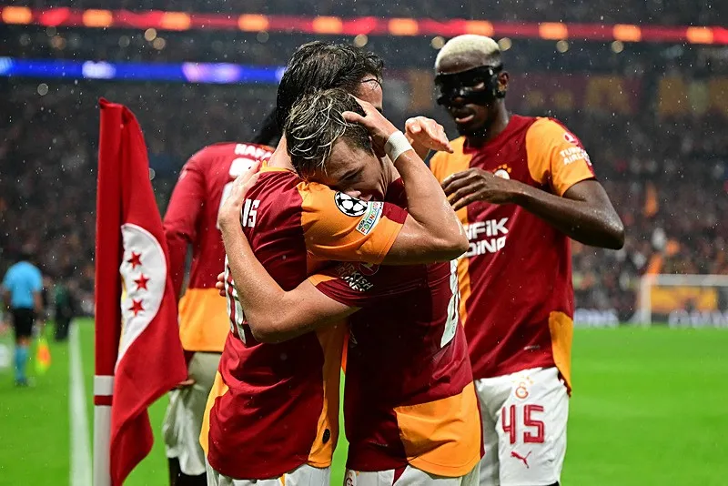 İngiliz devlerinden Galatasaraylı yıldıza yakın takip! 55 milyon euro...