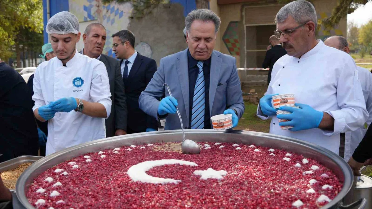 İnönü Üniversitesi'nde aşure ikramı birlik ve beraberlik için yapıldı