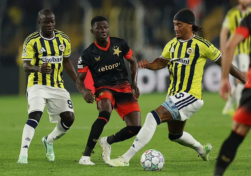 Kadıköy'de son dakika şoku! Fenerbahçe evinde Slavia Prag ile berabere kaldı