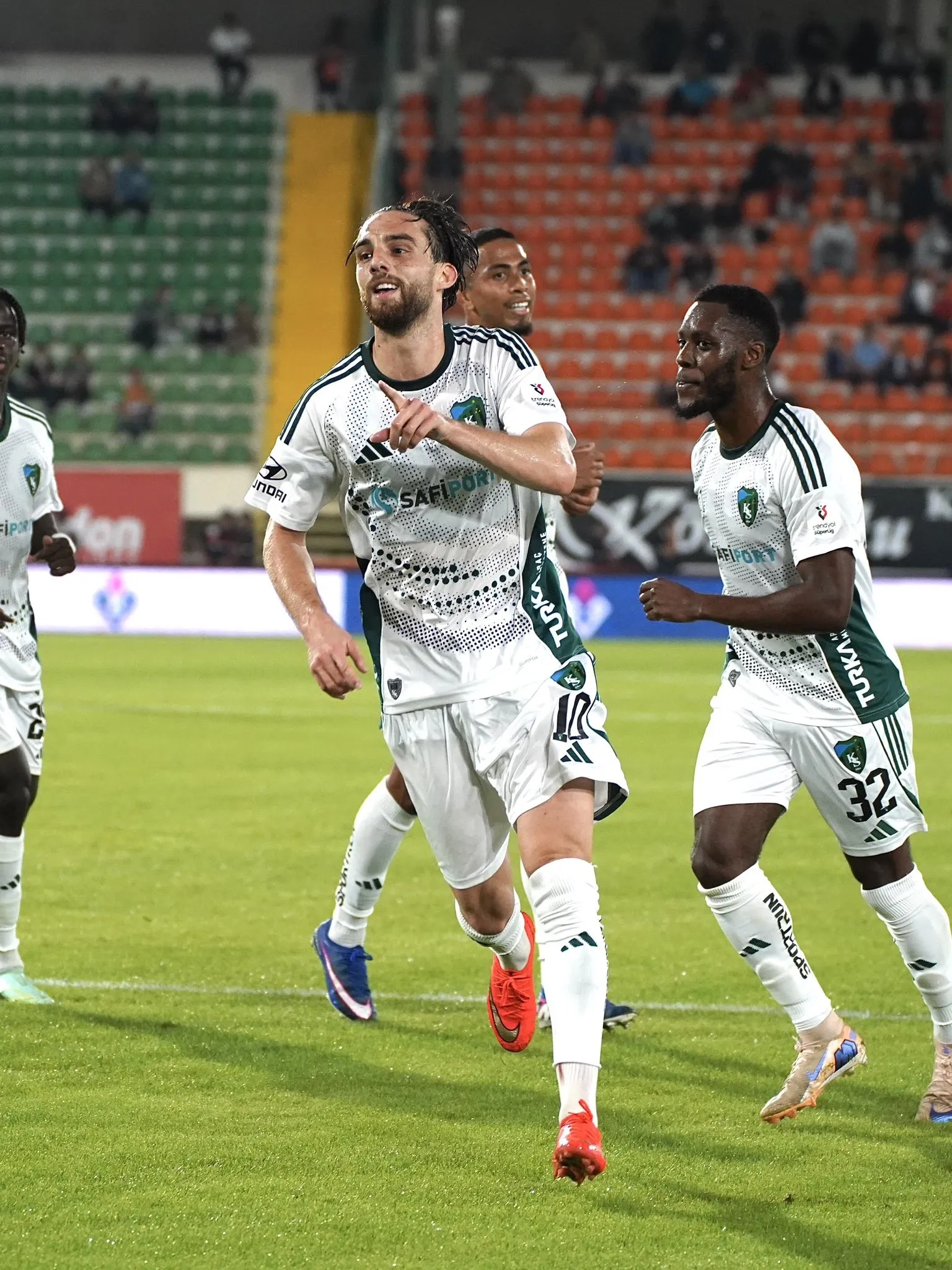 Kocaelispor deplasmanda Corendon Alanyaspor'u mağlup etti! İşte maçın özeti