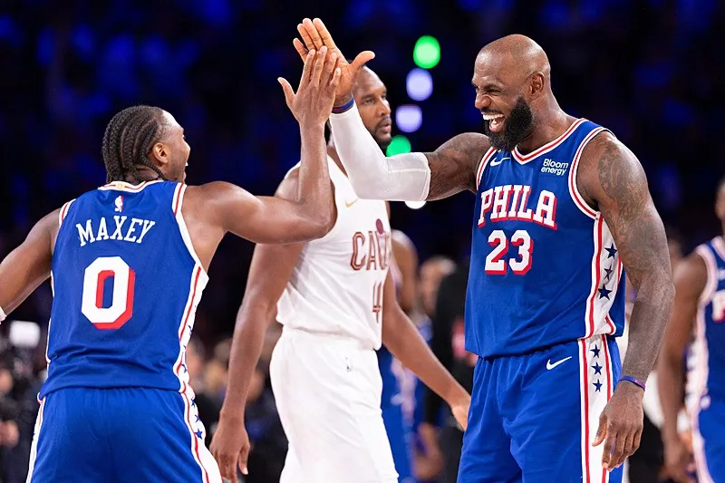 LeBron Jamesli 76ers, 29 sayı geriden gelerek Cavaliers'ı yendi