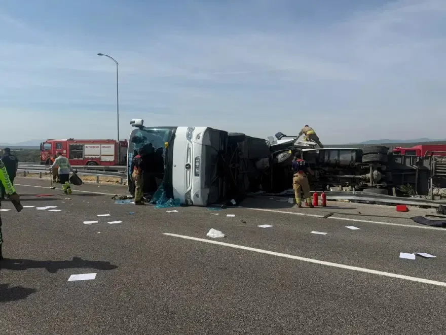 Manisa'da 11 kişinin öldüğü kaza anı kamerada