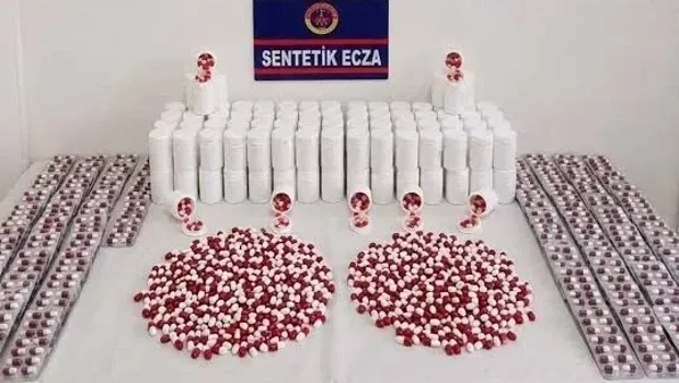 Manisa'da uyuşturucu operasyonu! 86 bin 654 sentetik ecza hapı ele geçirildi