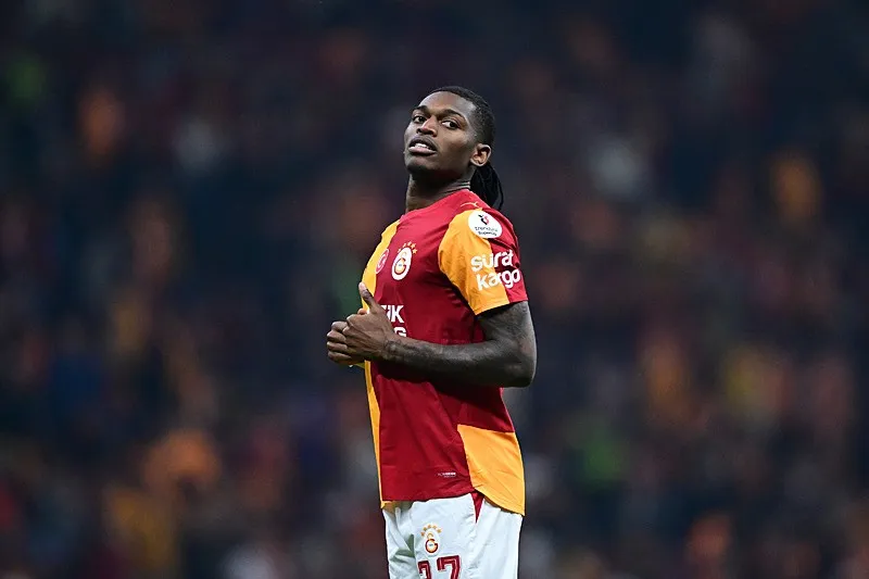 Rafael Leao hayal kırıklığı yarattı! Barcelona maçında...