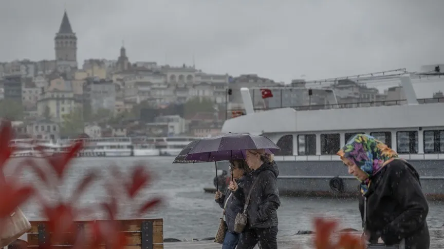 Sıcaklık düşüyor, kuvvetli sağanak geliyor. İstanbul'da akşam saatlerine dikkat