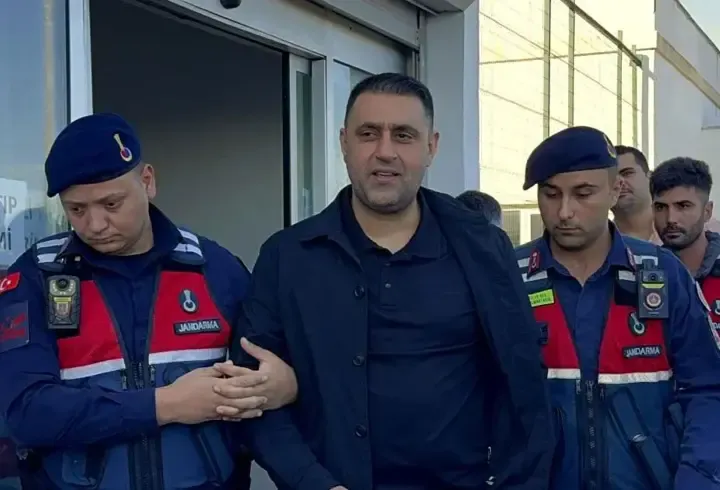SON DAKİKA | Çukurova Belediyesi'nde usulsüzlük soruşturması! Başkan Emrah Kozay görevden uzaklaştırıldı