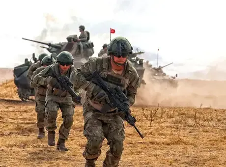 Son dakika...Yunanistan'da 'Bedir' yankısı! 4 ülkeye işaret ettiler: 'Türk dolunayı yükseliyor'