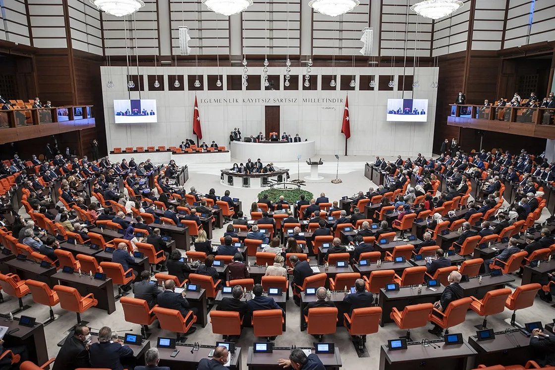 TBMM'de sandalye dağılımı değişti