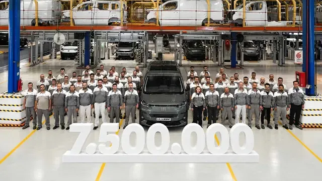 Tofaş, Bursa Fabrikası’nda 7,5 Milyonuncu Aracını Üretti