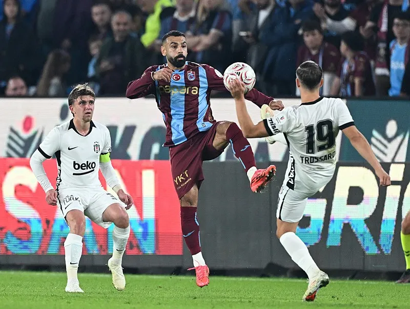 Trabzonspor derbide Beşiktaş'ı 2 golle geçti! Akyazı'da Salah 'Fırtına'sı