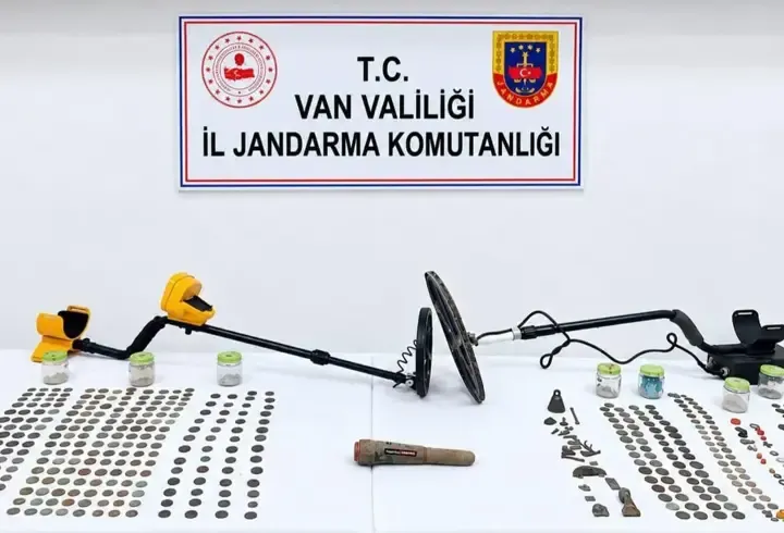 Van'da, Roma dönemine ait 529 sikke ele geçirildi