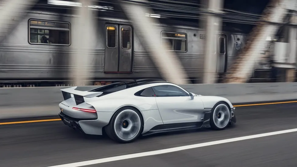 Yeni Porsche, New York sokaklarında: 73 yıllık hikaye yeniden canlandı