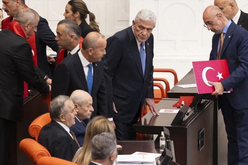 Devlet Bahçeli ve Müsavat Dervişoğlu TBMM Genel Kurulu’nda Karşı Karşıya Geldi: Selamlaşmadılar