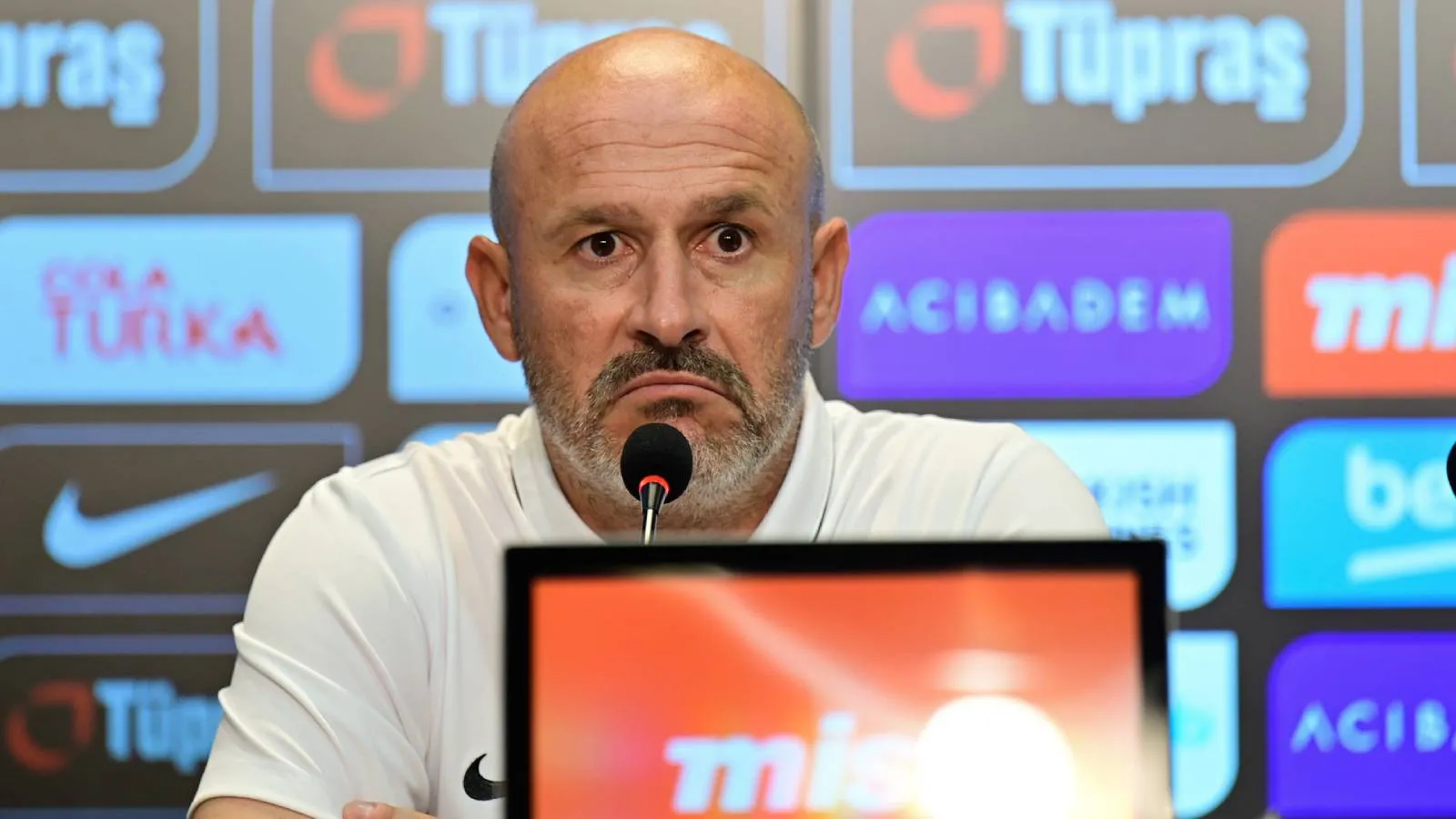Beşiktaş'ta Vincenzo Italiano Transfer İçin Noktayı Koydu: Aranan Oyuncunun Özelliklerini Açıkladı