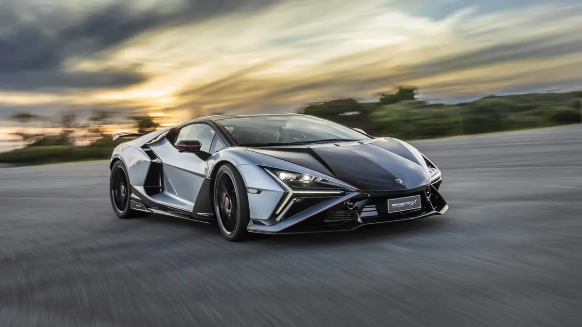 Lamborghini Revuelto SV Tanıtıldı: Sadece 1.963 Adet Üretilecek, Fiyatı Dudak Uçuklatıyor!