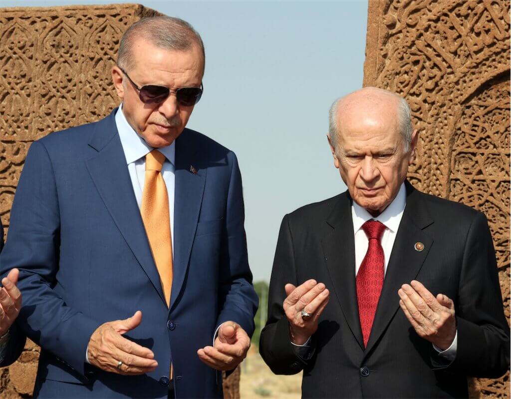 Bahçeli’nin Seçim Sistemi Çağrısının Ardından AK Parti Harekete Geçti: Masada Hangi Değişiklikler Var?