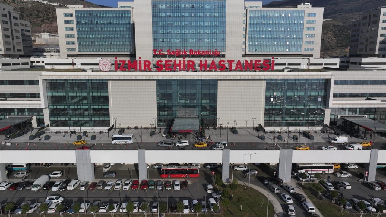 İzmir’e İkinci Şehir Hastanesi Müjdesi! 1800 Yataklı Tınaztepe Şehir Hastanesi Geliyor