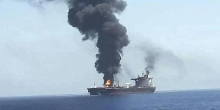 Hürmüz Boğazı'nda bir tanker vuruldu: Bölgede gerilim yeniden tırmanıyor